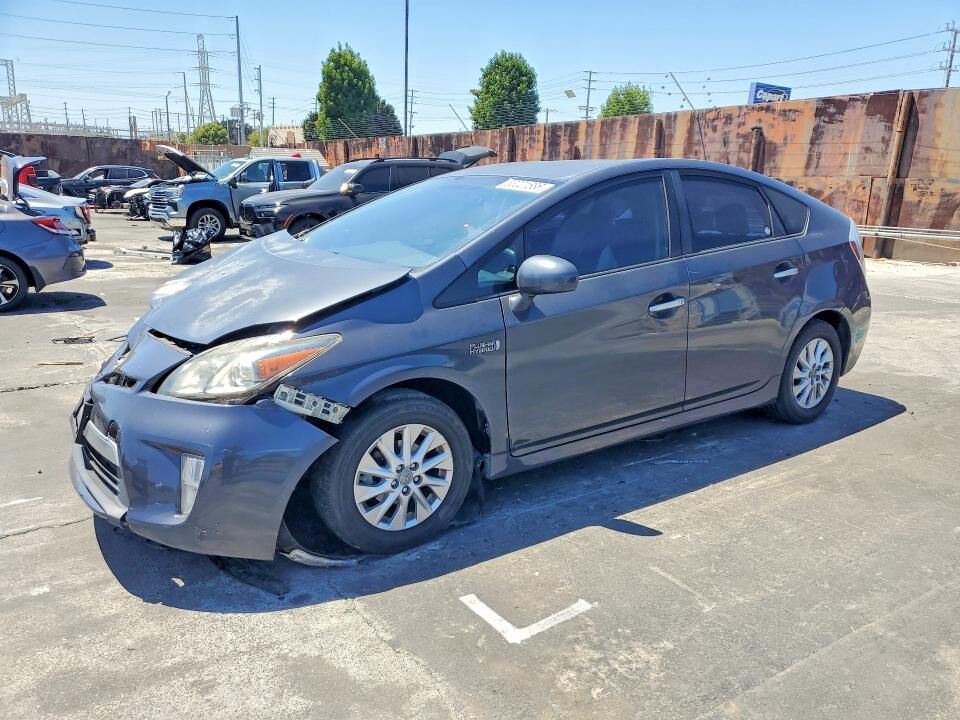 2014 TOYOTA Prius