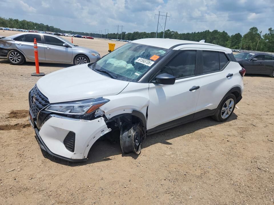2024 NISSAN Kicks