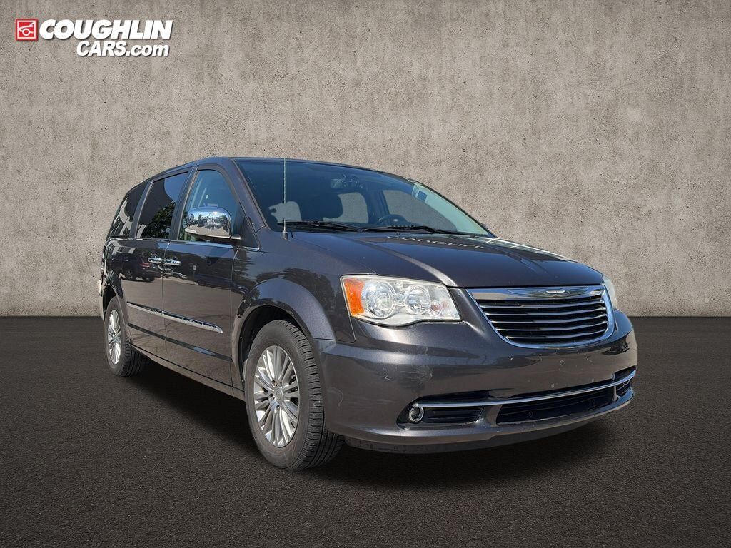 2015 CHRYSLER Town and Country