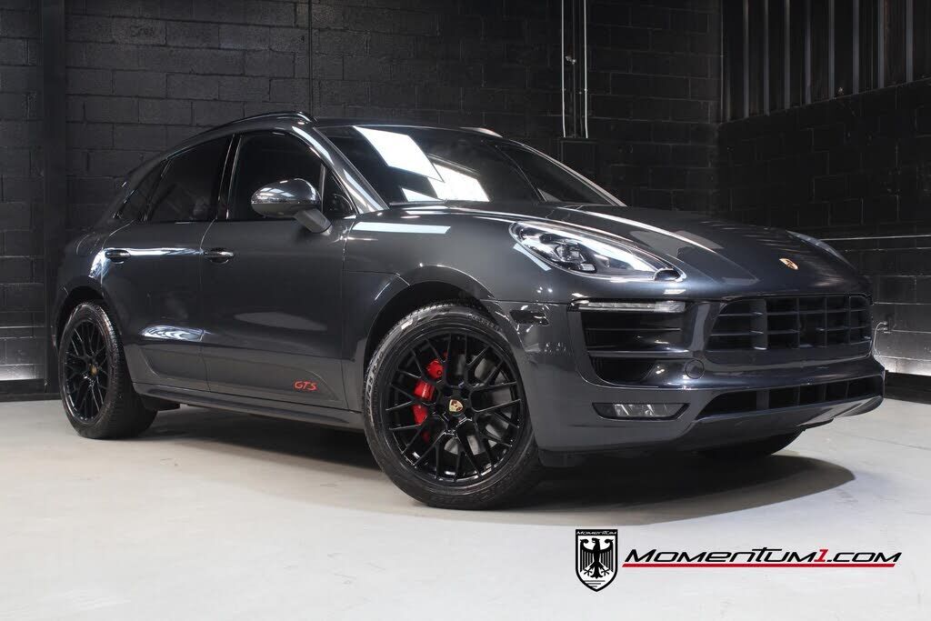 2017 PORSCHE Macan