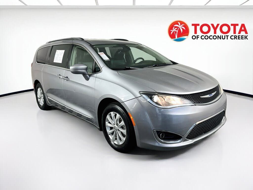 2019 CHRYSLER Pacifica