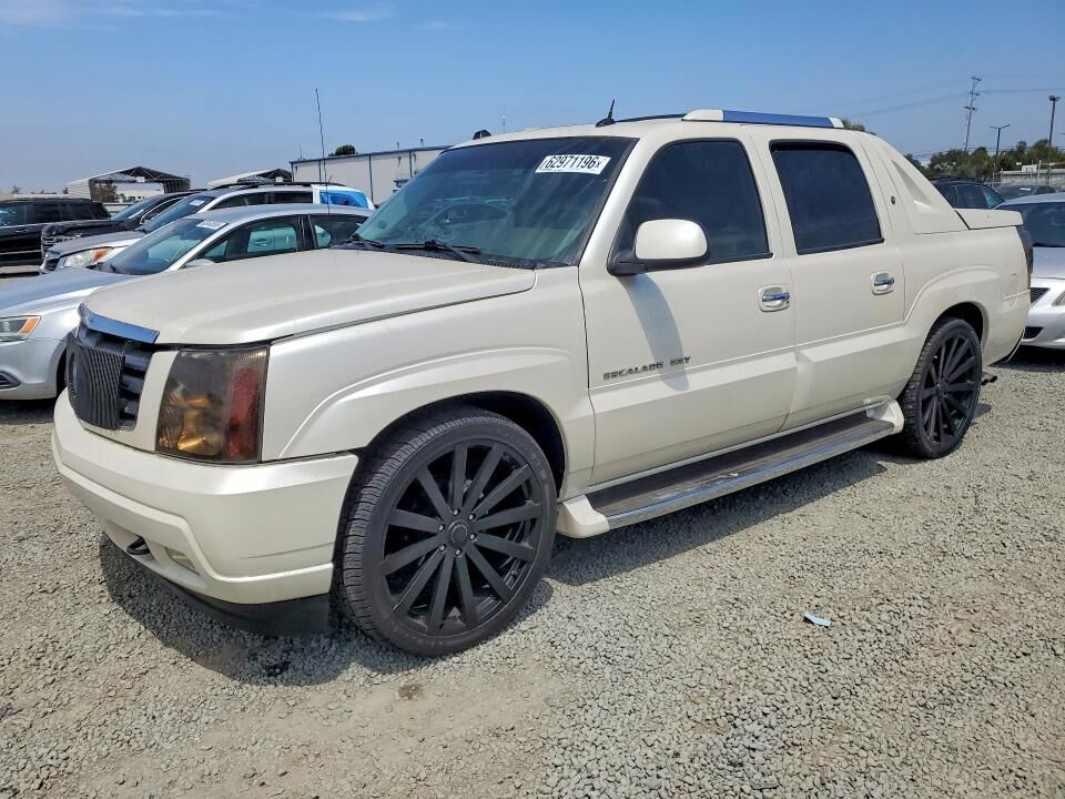 2004 CADILLAC Escalade