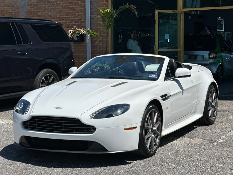 2015 ASTON MARTIN V8 Vantage