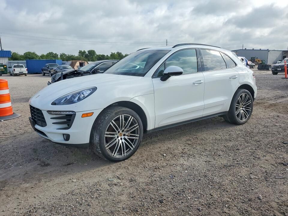 2016 PORSCHE Macan