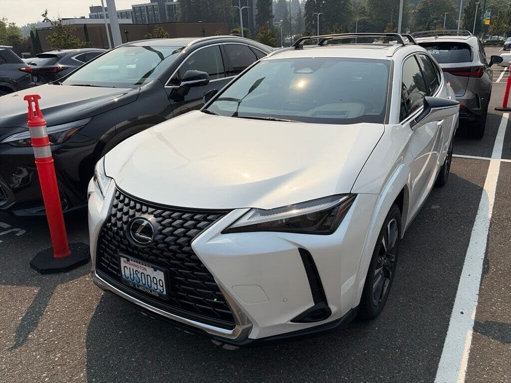2025 LEXUS UX