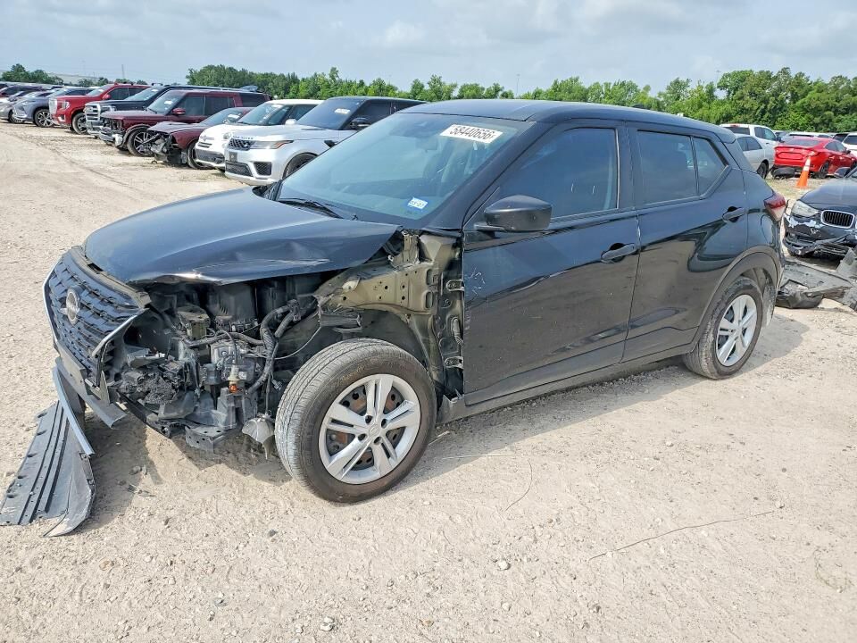 2022 NISSAN Kicks