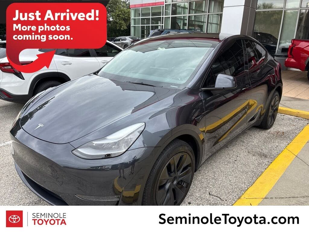 2024 TESLA Model Y