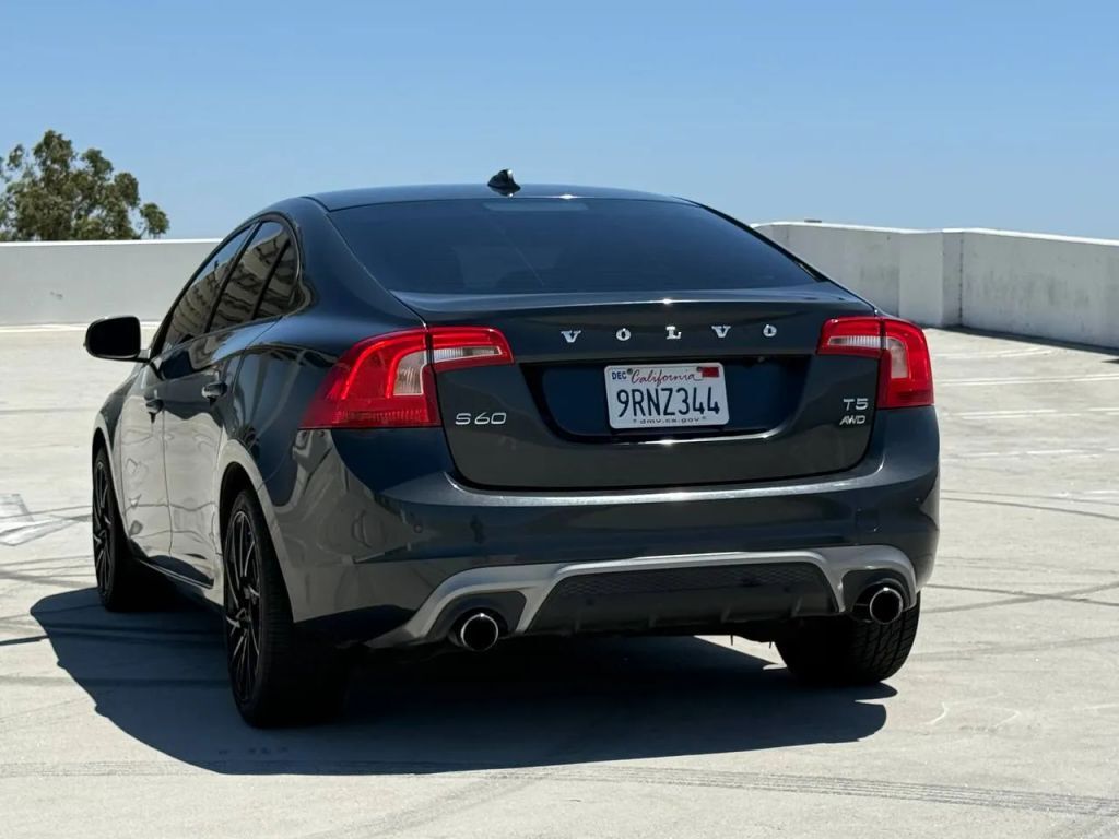 2017 VOLVO S60