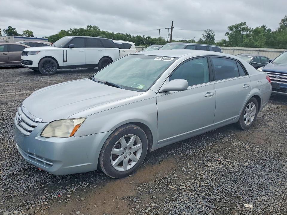 2005 TOYOTA Avalon