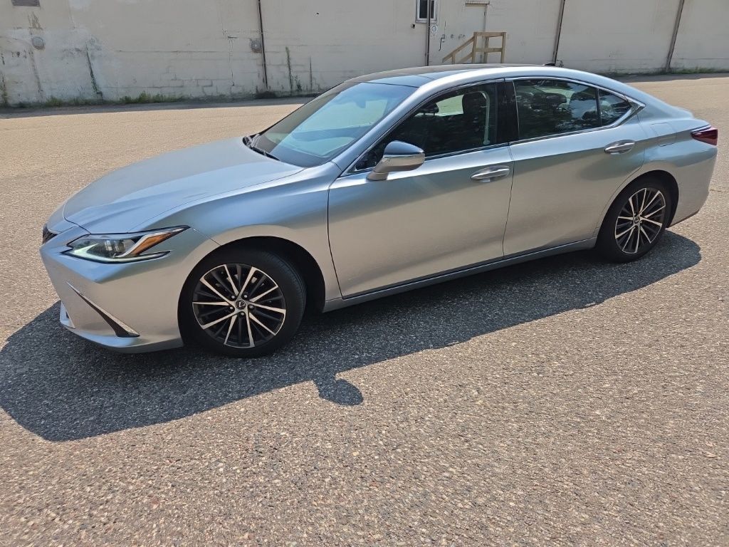 2023 LEXUS ES