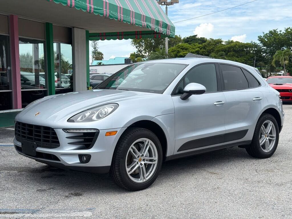2015 PORSCHE Macan