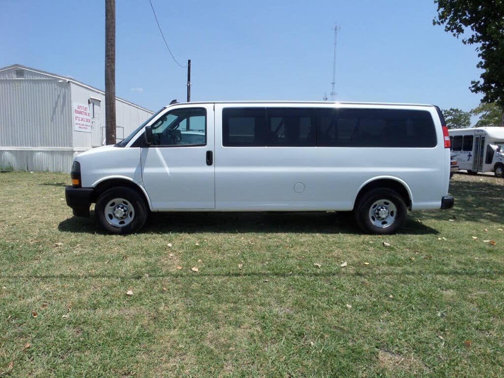 2020 CHEVROLET Express