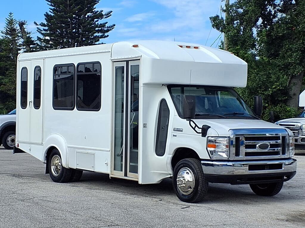 2016 FORD E-350