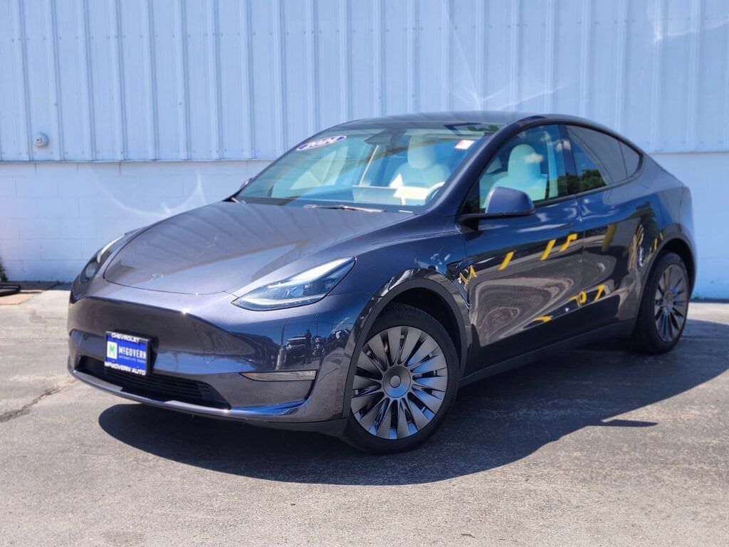 2024 TESLA Model Y