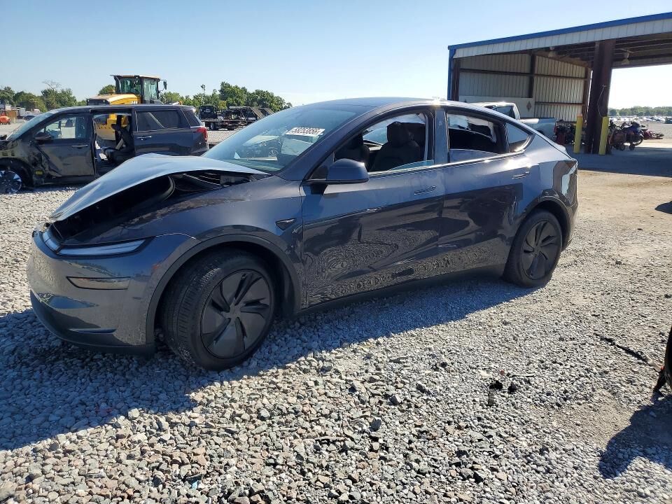 2026 TESLA Model Y