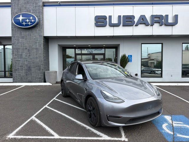 2025 TESLA Model Y