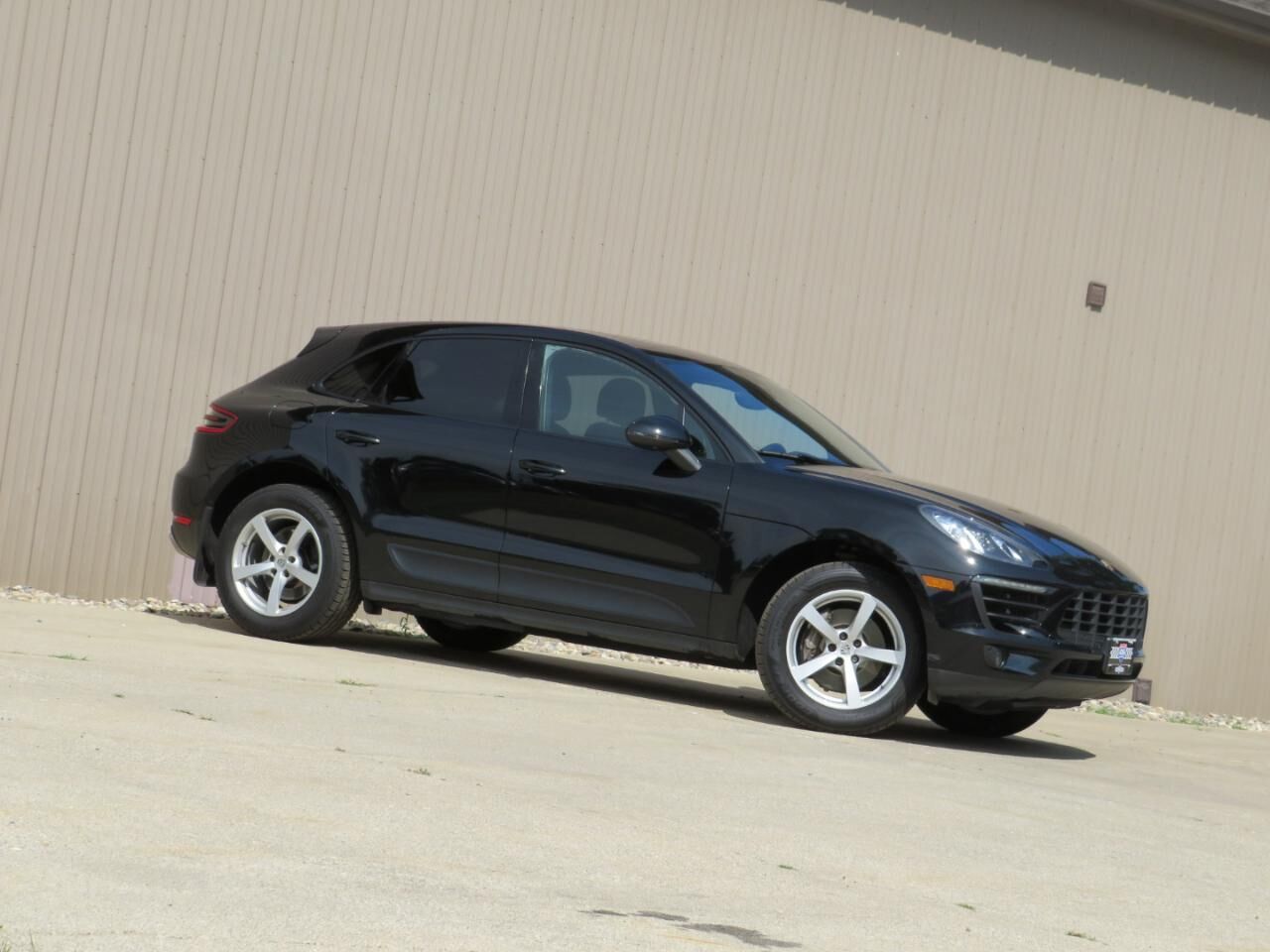 2017 PORSCHE Macan