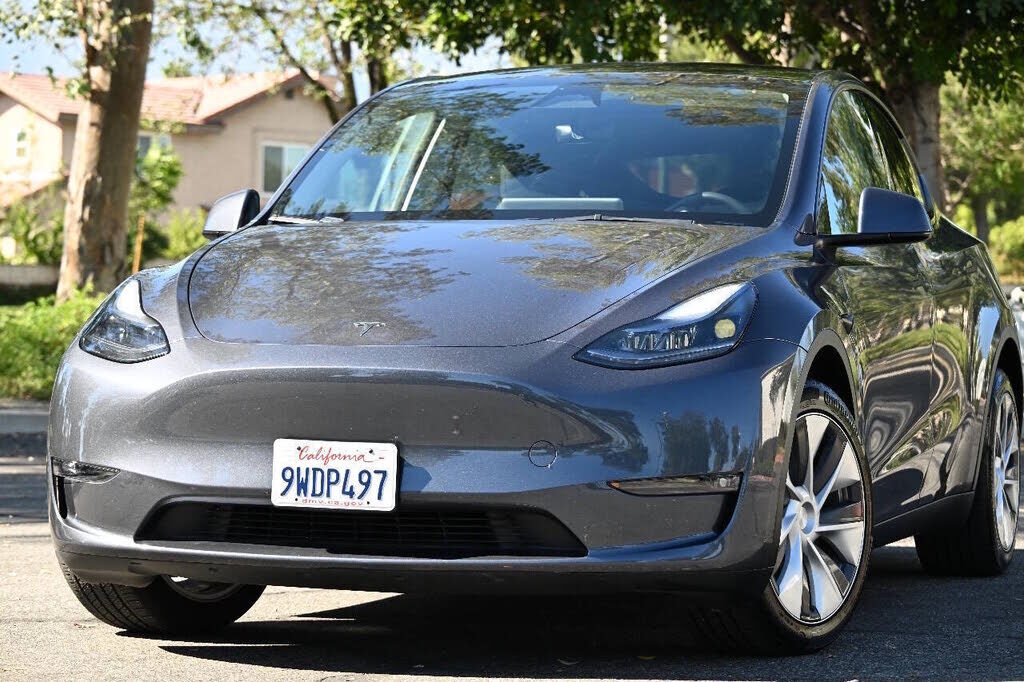 2023 TESLA Model Y