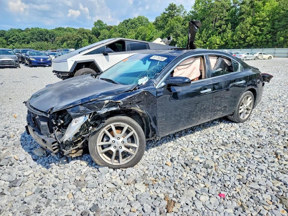 2011 NISSAN Maxima