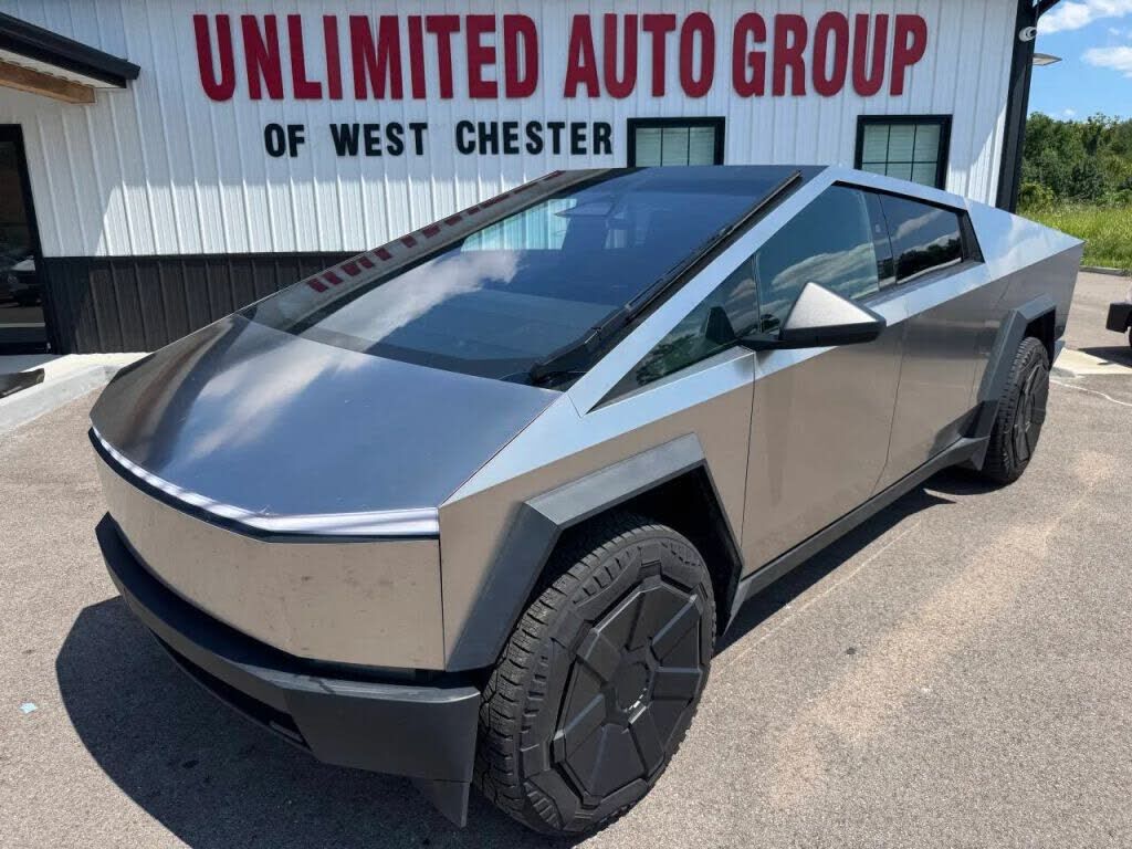 2024 TESLA Cybertruck