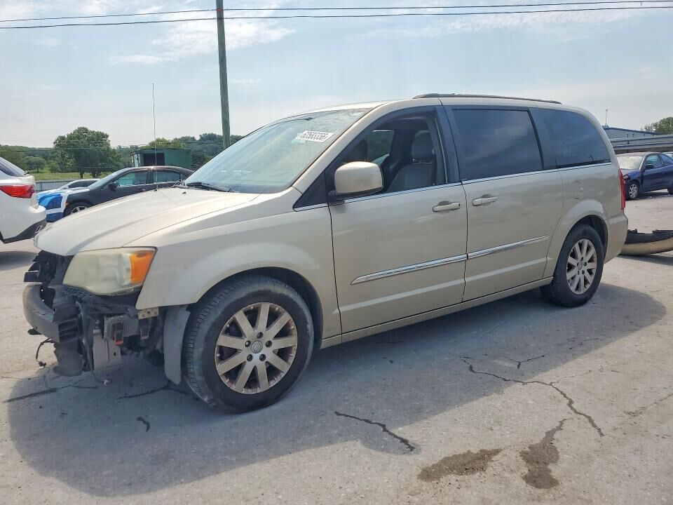 2014 CHRYSLER Town and Country