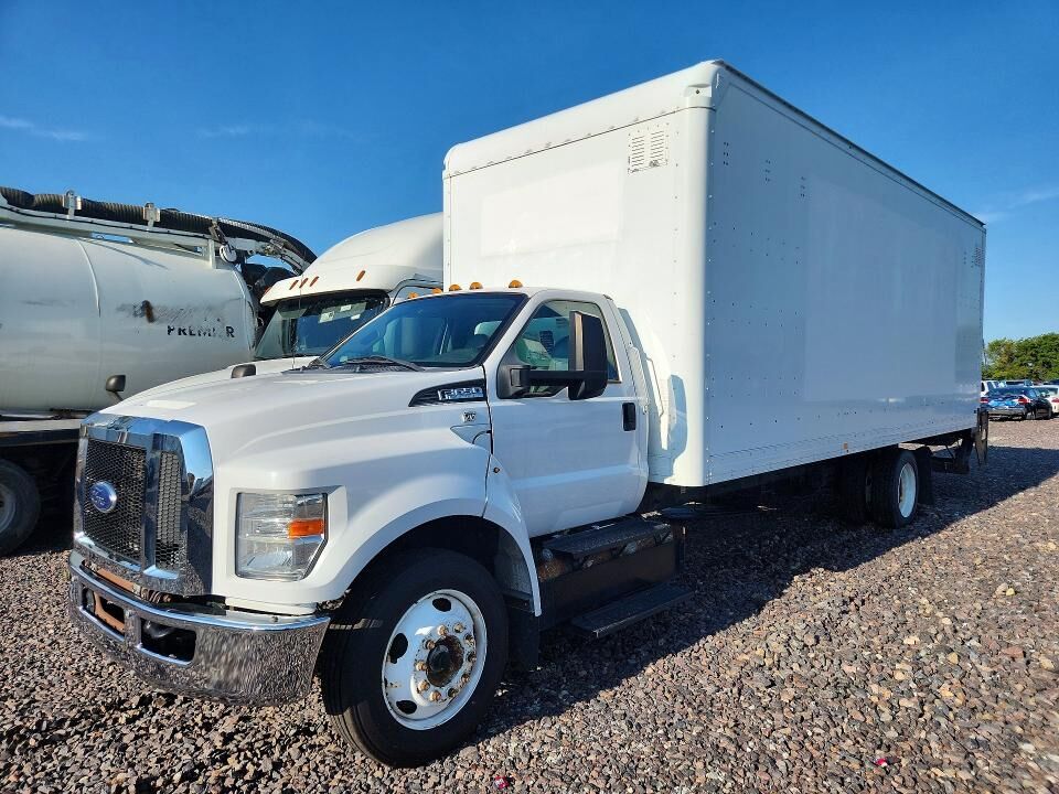 2017 FORD F-650