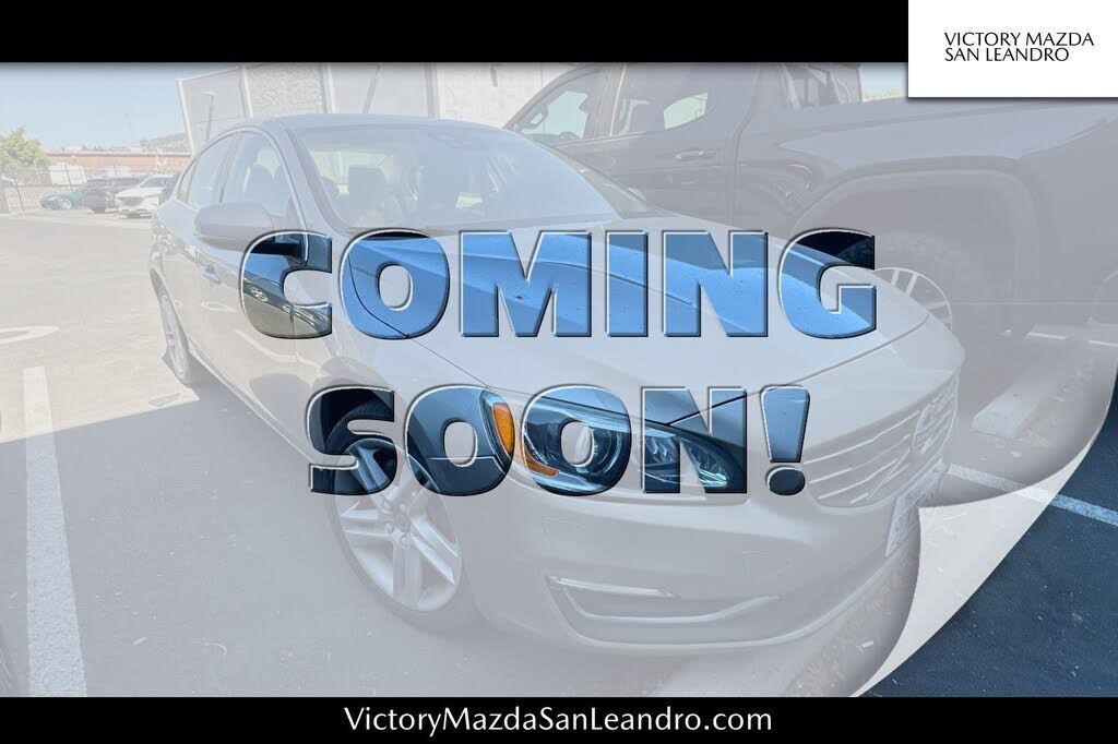 2015 VOLVO S60