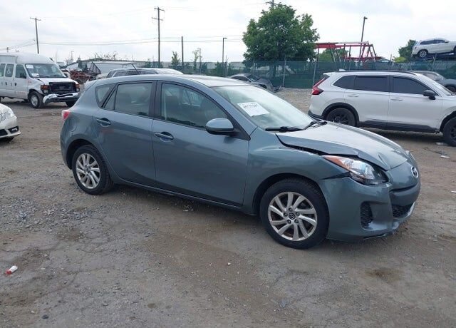 2013 MAZDA Mazda3