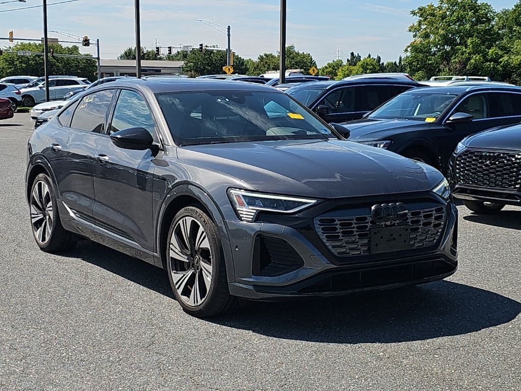 2024 AUDI Q8