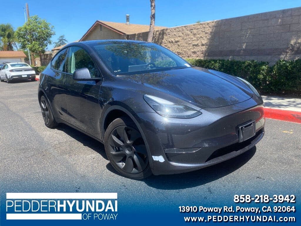 2024 TESLA Model Y