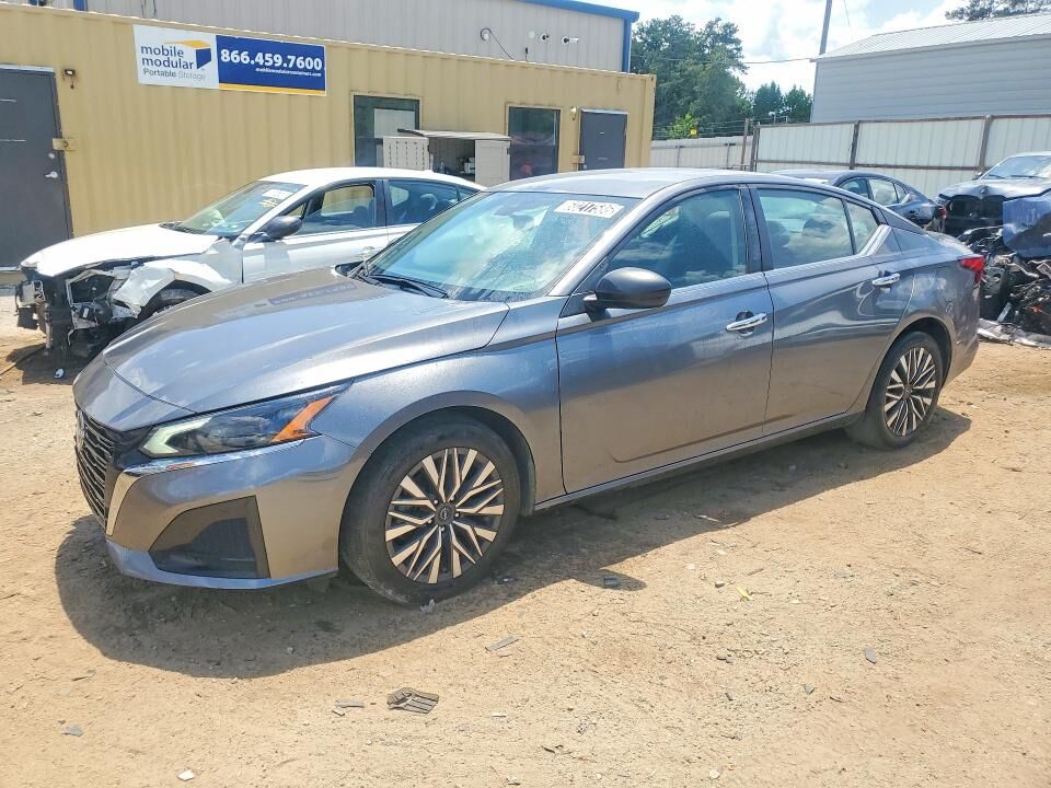 2024 NISSAN Altima
