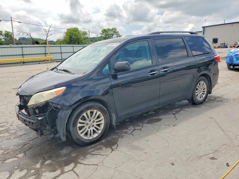 2016 TOYOTA Sienna