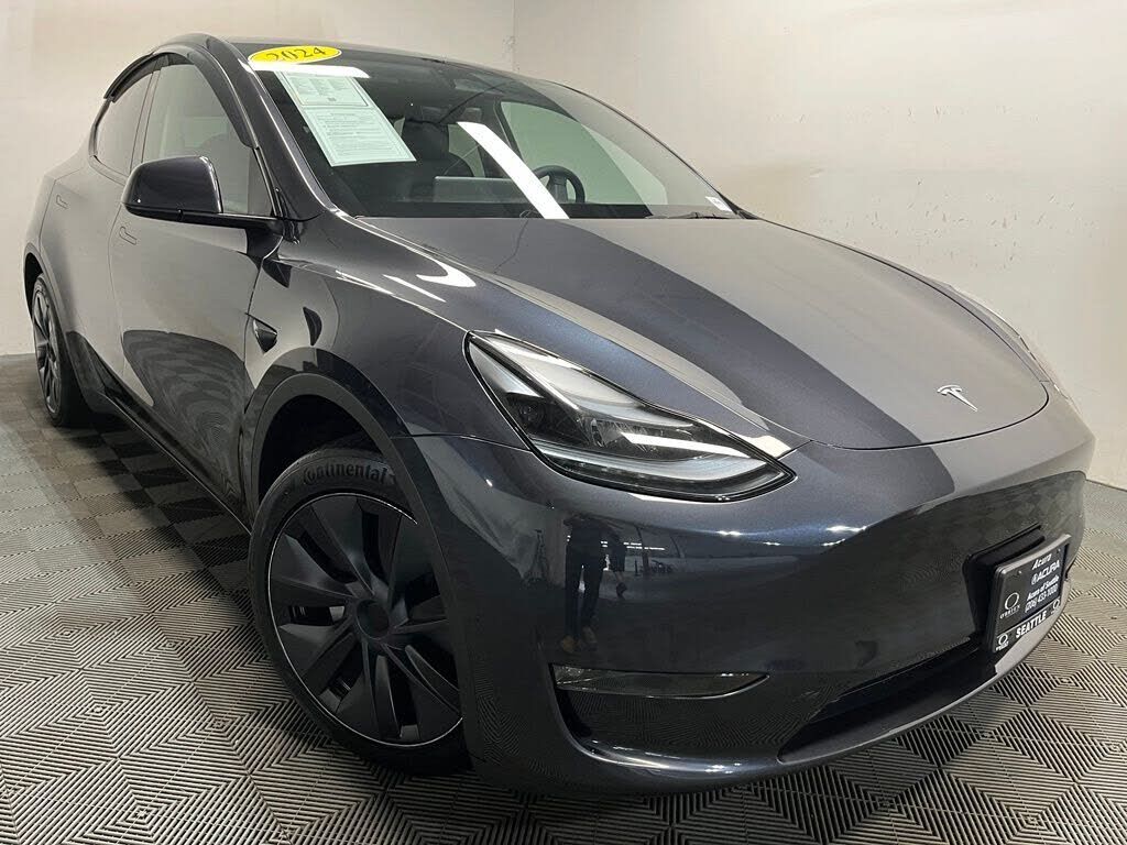 2024 TESLA Model Y