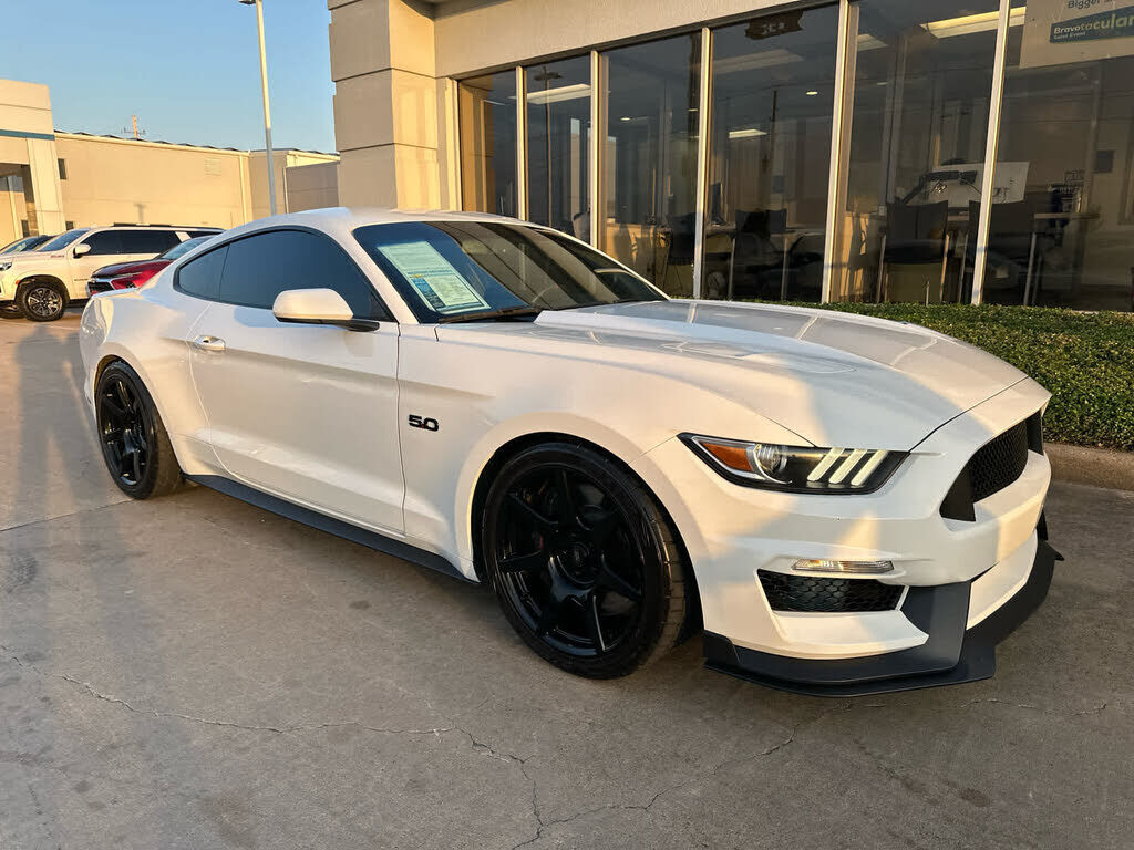 2016 FORD Mustang
