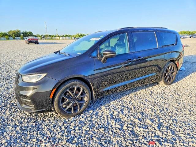 2022 CHRYSLER Pacifica