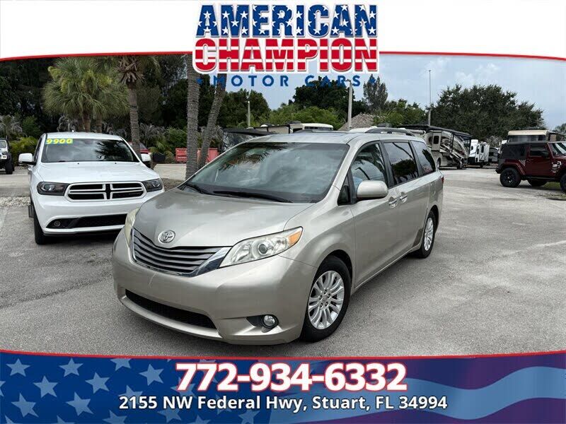 2015 TOYOTA Sienna