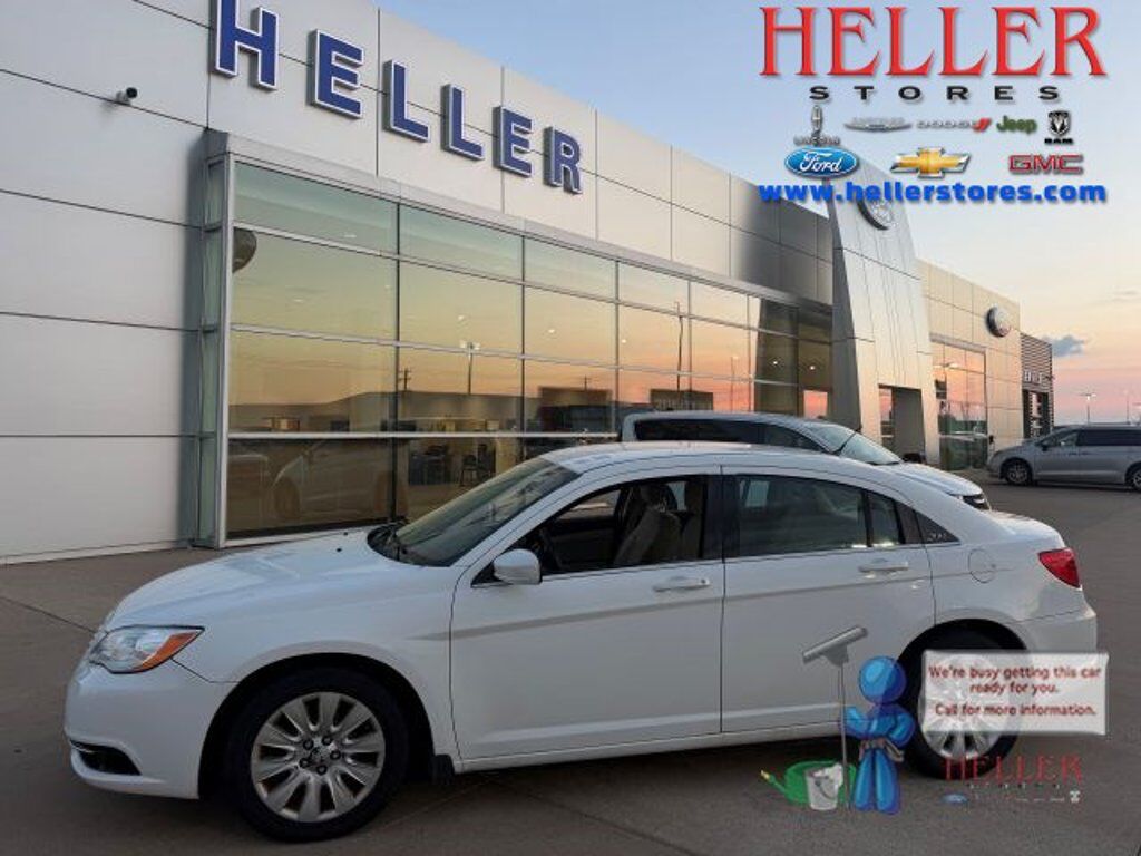 2013 CHRYSLER 200