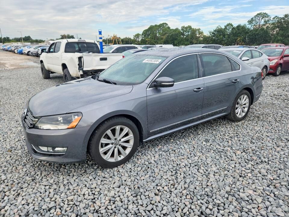 2013 VOLKSWAGEN Passat
