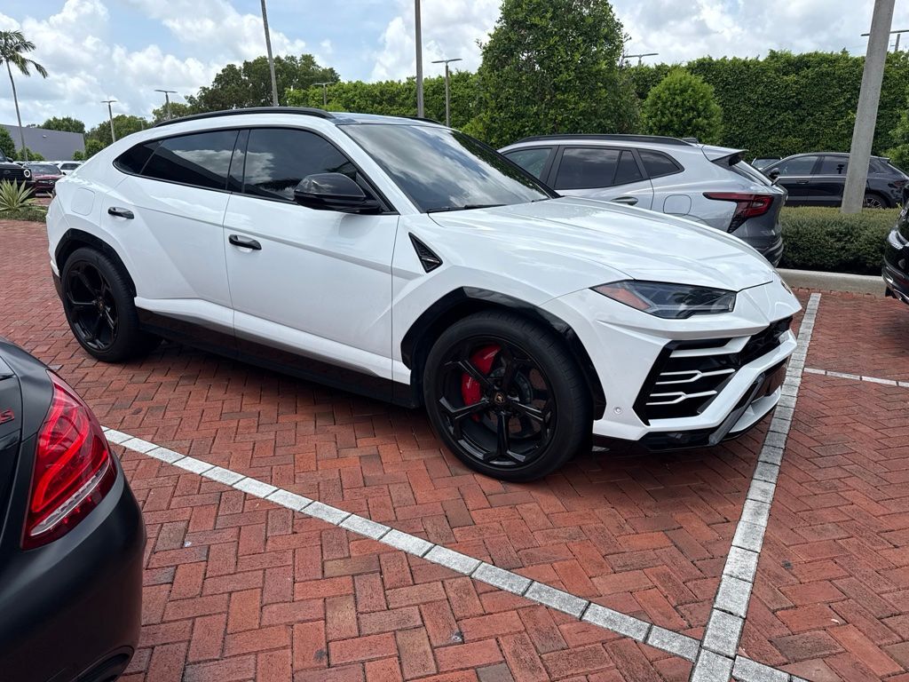 2019 LAMBORGHINI URUS