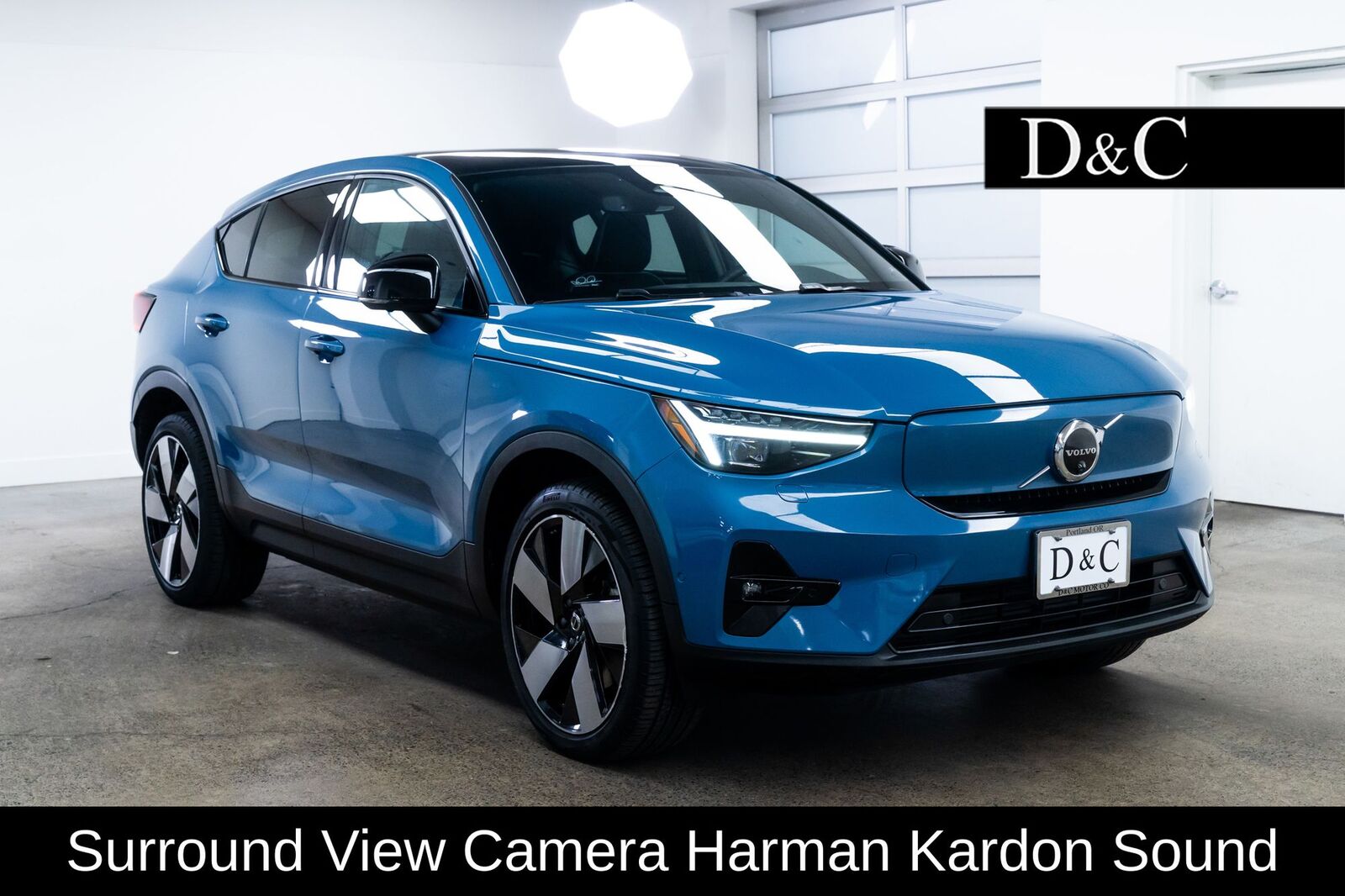 2023 VOLVO C40