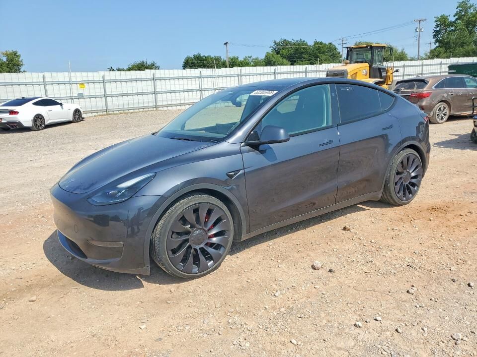 2024 TESLA Model Y