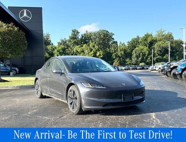 2024 TESLA Model 3