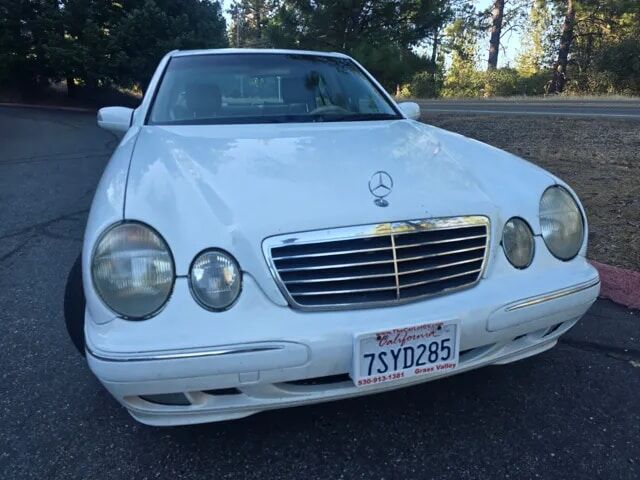 2000 MERCEDES-BENZ E-Class