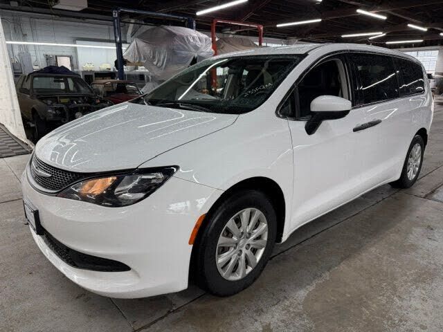 2021 CHRYSLER Voyager