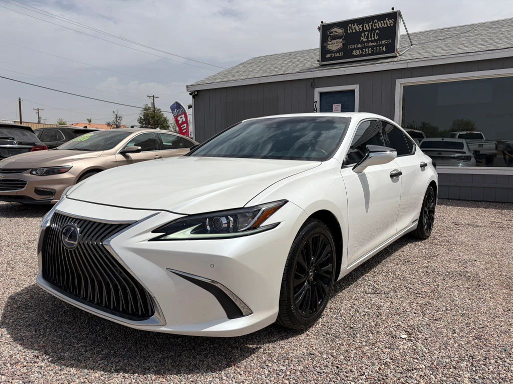 2019 LEXUS ES