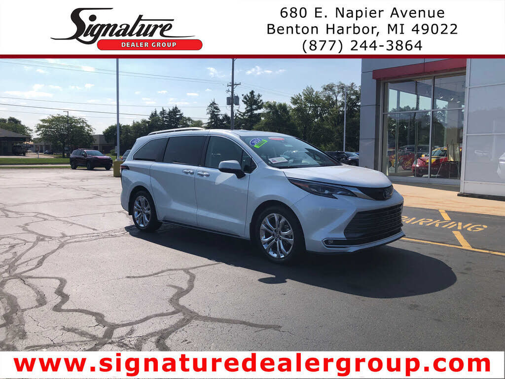 2024 TOYOTA Sienna