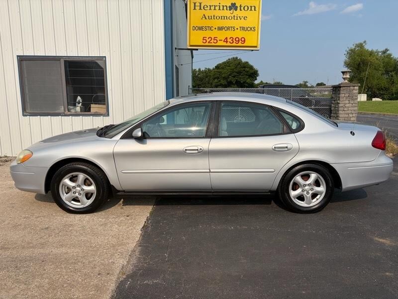 2003 FORD Taurus