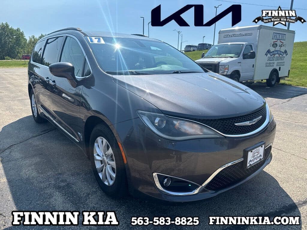 2017 CHRYSLER Pacifica