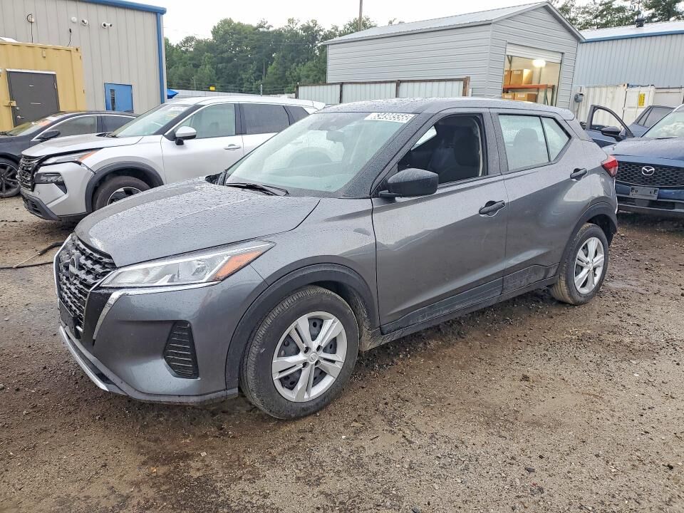 2024 NISSAN Kicks