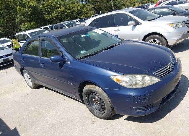 2005 TOYOTA Camry